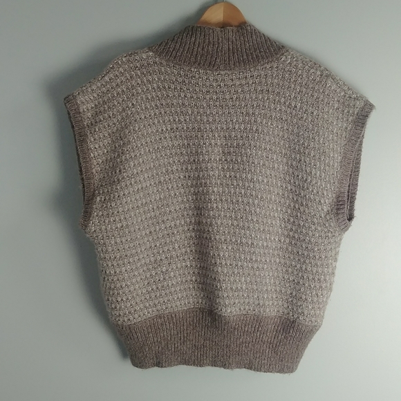 Russ Sweater Vest - Picture 4 of 6